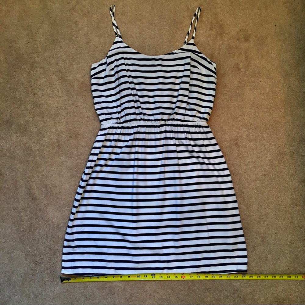 Old Navy Women's Sundress - Picture 5 of 12